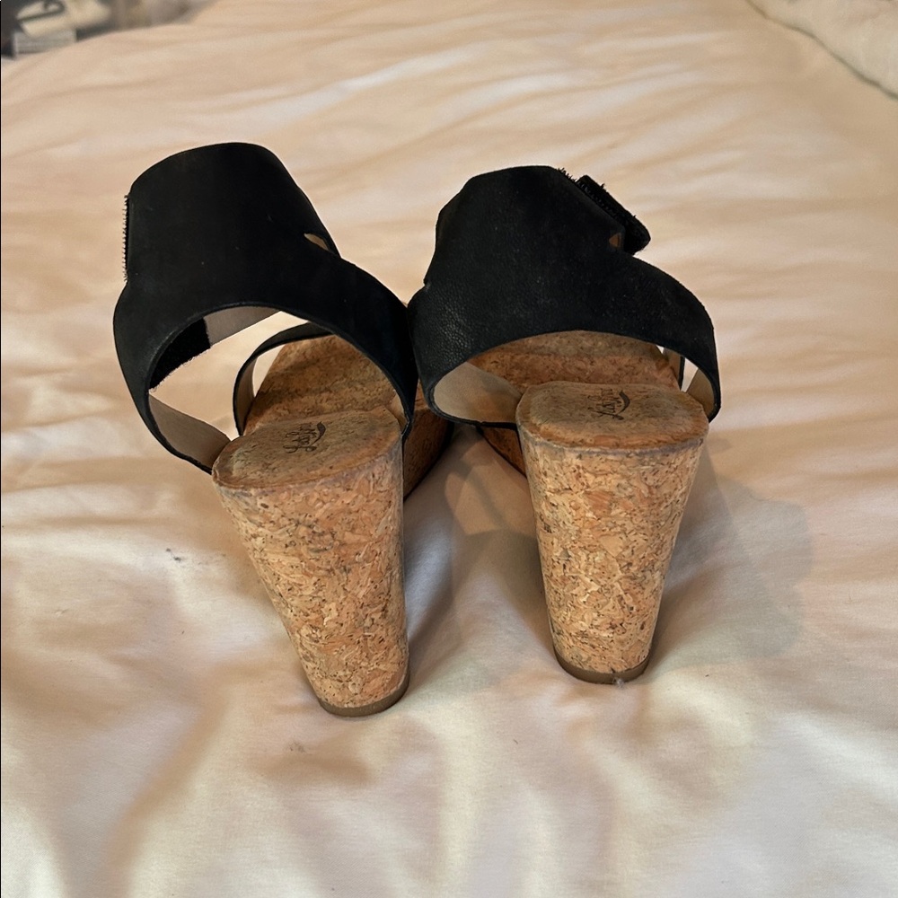 Lucky Brand Black and Tan Wedge Sandals - Picture 3 of 3